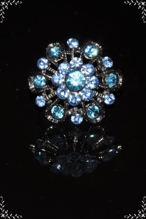 Two tone blue crystal flower vintage style ring R1244