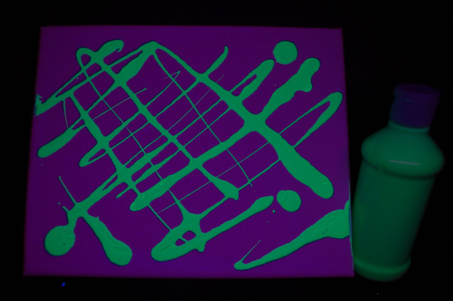 8oz Green Blacklight Reactive Fluorescent Tempera Paint