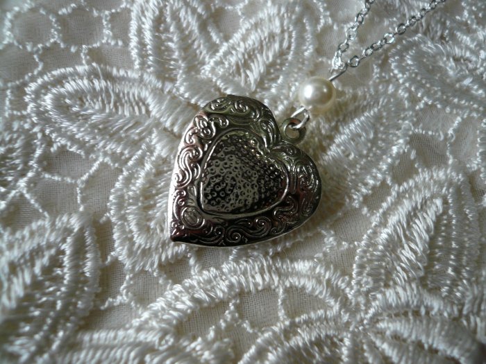 Cream White Pearl Heart Locket Love Necklace