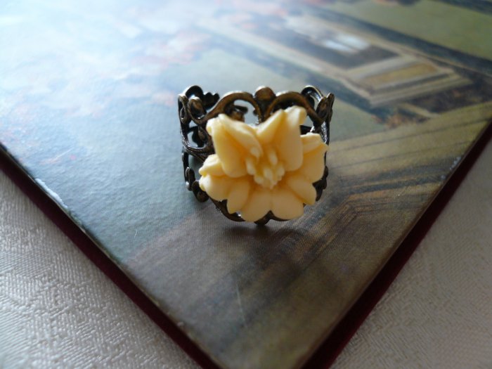 Almond Lily Brass Filigree Ring