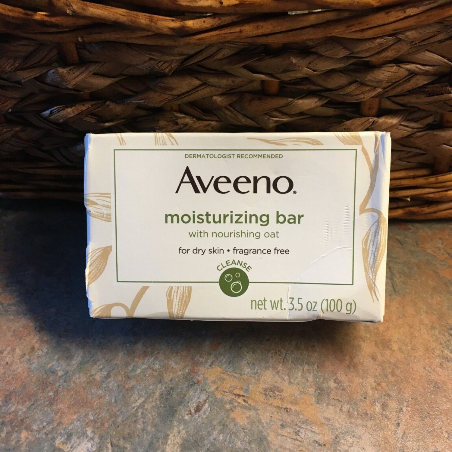 Aveeno Moisturizing Bar With Nourishing Oat for Dry Skin 3.5 oz NIB