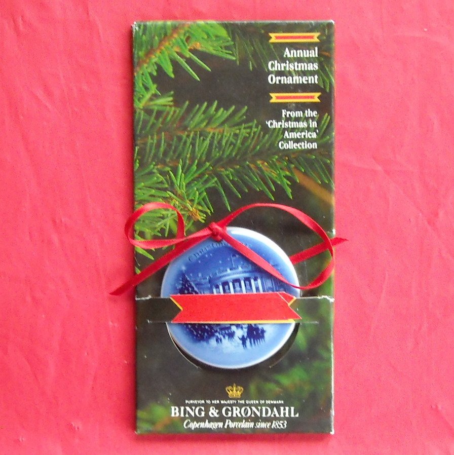 The White House Bing & Grondahl Copenhagen Christmas In America Ornament 1987