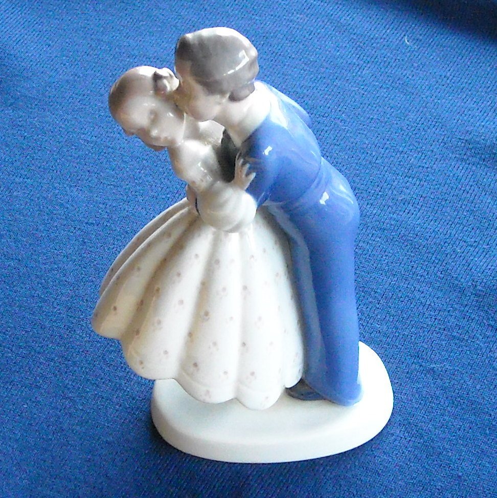 First Kiss Danish Bing & Grondahl B&G Copenhagen Vintage Large Figurine ...