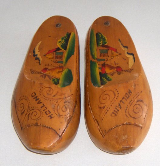 Vintage Handpainted Dutch Souvenir Wooden Shoes / Clogs w/ Storage ...