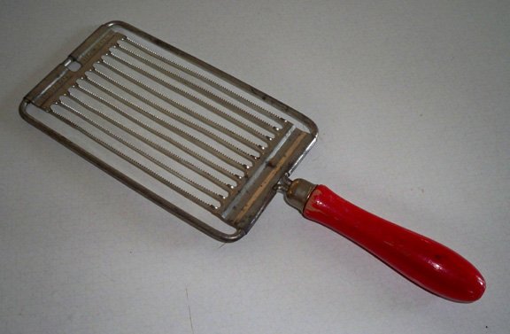 Vintage Tomado Holland Red Handle Tomato Slicer Kitchen Utensil