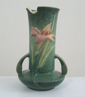 Vintage Roseville Pottery #131-7