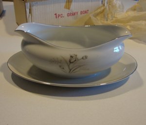 Creative Royal Elegance Fine China Japan Gravy Bowl MIB