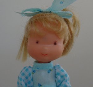 knickerbocker holly hobbie doll