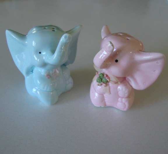 Vintage Porcelain Elephants Salt and Pepper Shakers with Tray Collectible