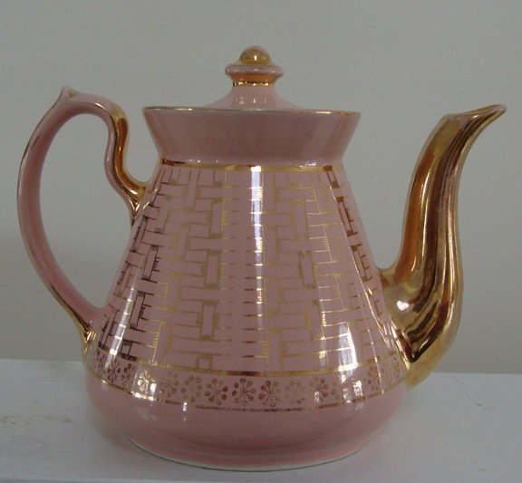 Vintage Hall Philadelphia 6cup Pink Teapot