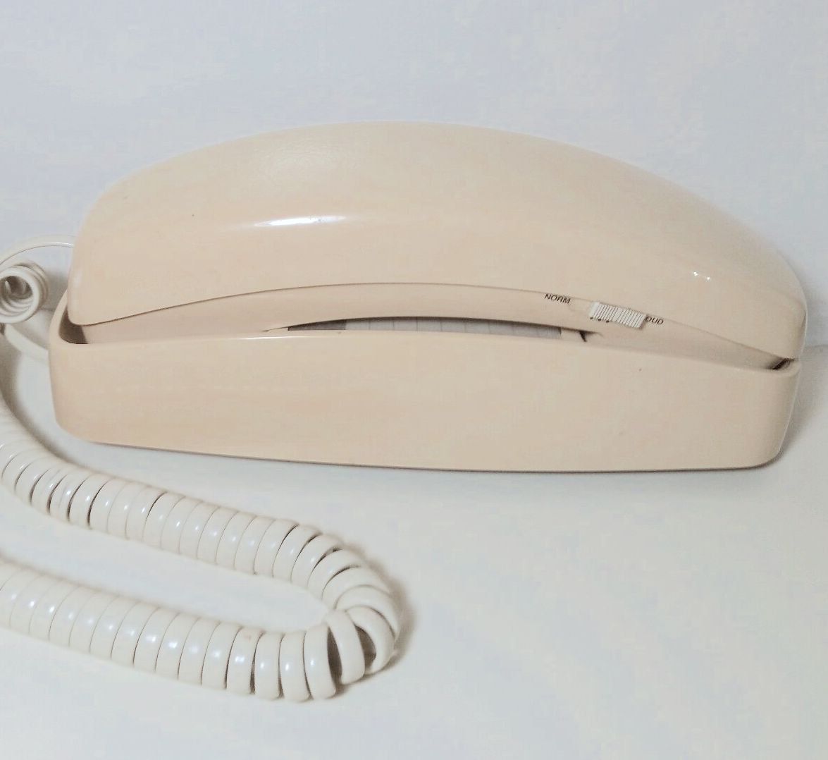 Vintage Atandt Trimline 210 Pushbutton Corded Telephone Circa 1990s