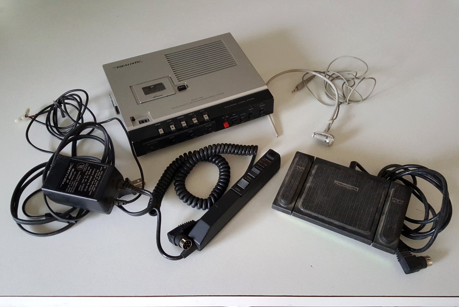 Realistic Dictating System 14-500 Micro-cassette Transcriber / Recorder