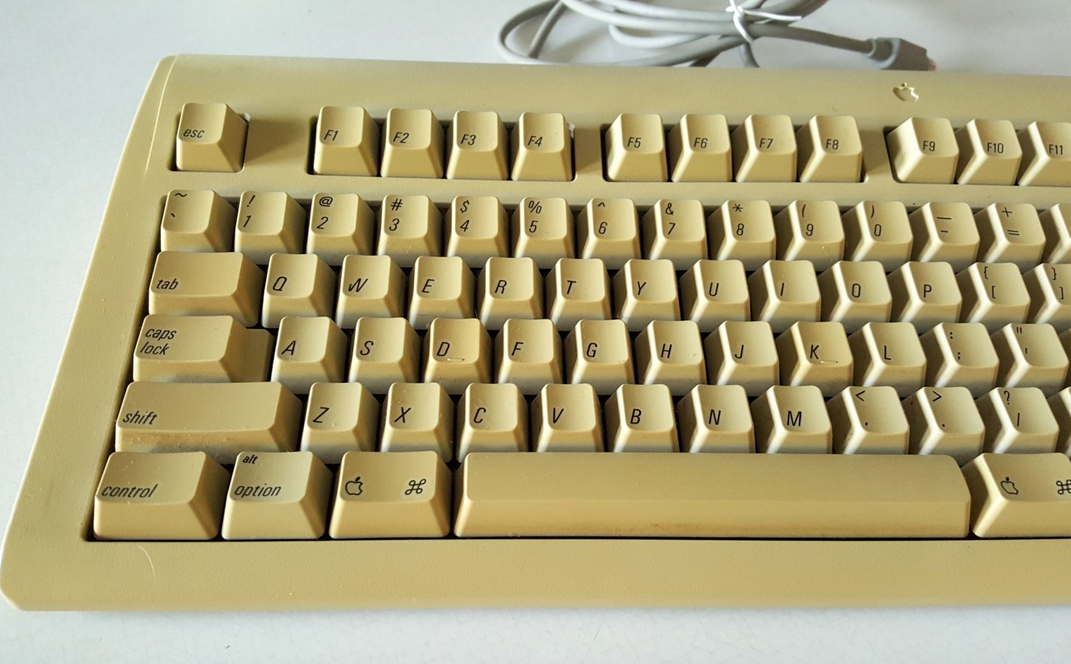 Vintage Apple AppleDesign Keyboard M2980 & Desktop Bus Mouse II M2706