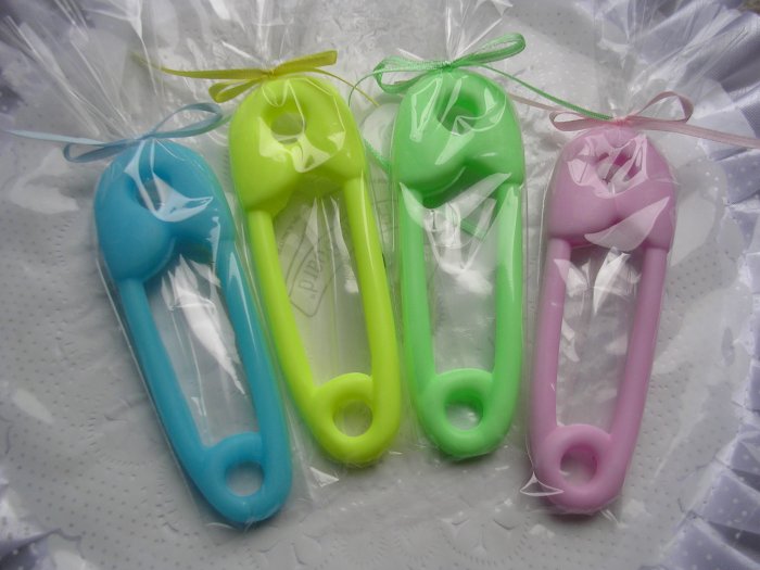 12 Diaper Pin Baby Shower Favors (Soap)