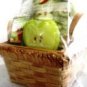 BODY NATURE'S SWEET APPLE KIWI 4 PC MINI BATH SET W/ WOVEN BASKET