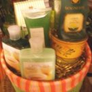 GREEN TEA 8 PC BATH & TEA SET IN LINED WOVEN BASKET