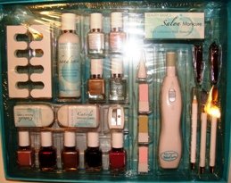 BEAUTY BASICS SALON 18 PC MANICURE HAND CARE GIFT SET