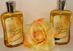 BATH & BODY WORKS WILD HONEYSUCKLE 2 PC SHOWE GEL SET