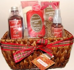 POMEGRANTE SPICE 5 PC BATH SET IN WOVEN BASKET