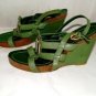 APEPAZZA WOMENS GREEN STRAPPY WEDGE SANDAL SIZE 7M
