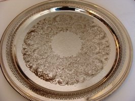 WM ROGERS SILVER-PLATE 13" ROUND RETICULATED & ETCHED SERVING PLATE
