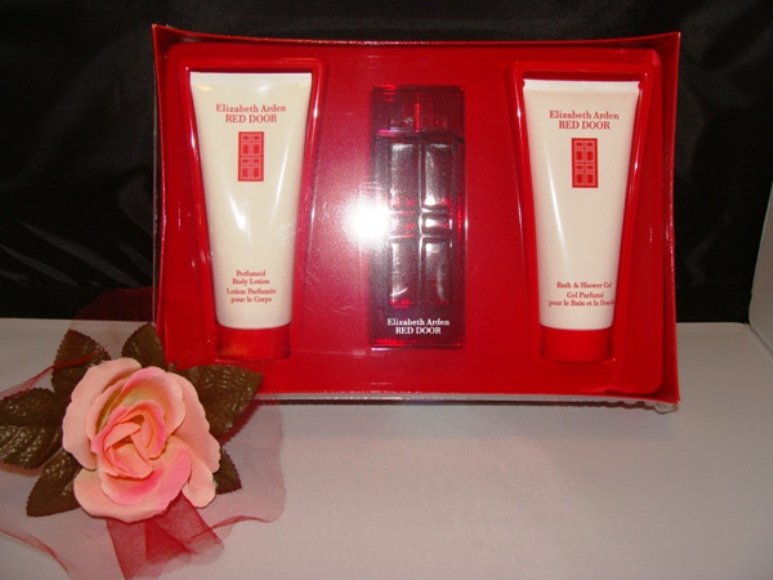 Elizabeth Arden Red Door 3 Pc Perfume And Body T Set