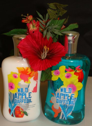 BATH & BODY WORKS WILD APPLE DAFFODIL 2 PC BATH SET