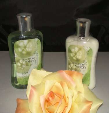 BATH & BODY WORKS CUCUMBER MELON 2 PC BATH SET