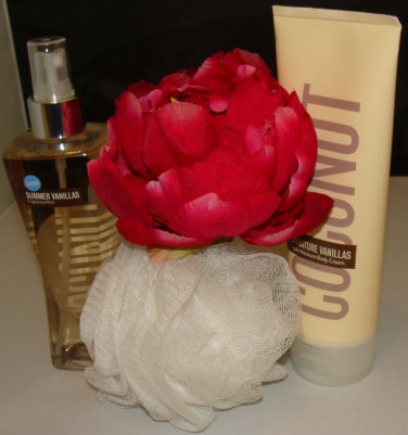 B & B W VANILLA COCONUT 2 PC BATH AND BODY SET
