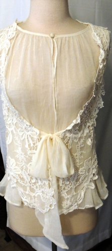 GRACIA CREAM COLOR SLEEVELESS SHEER LACE TOP SIZE SM, MED