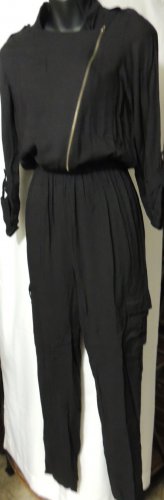 HOT & DELICIOUS BLACK LONG SLEEVE FRONT ZIP JUMPSUIT SIZE SM, MED