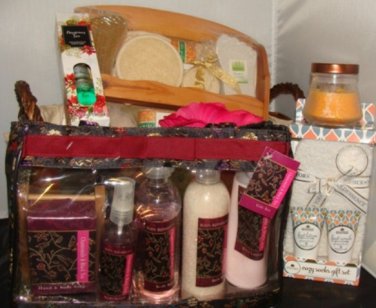 BODY BOTANICALS 5 PC CHAMOMILE & BLACK TEA BATH & BODY GIFT SET