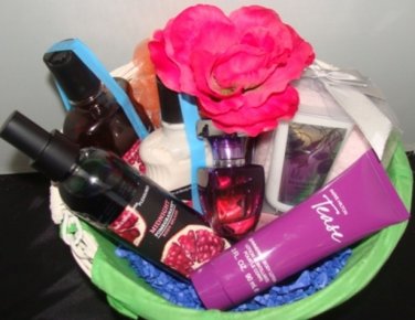PARRIS HILTON 2 PC TEASE 1 OZ PERFUME & BATH & BODY WORKS 3 PC  BATH /BODY GIFT SET