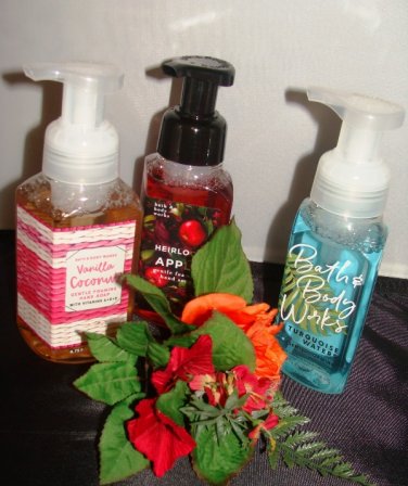 BATH & BODY WORKS 3 PC FOAMING HAND SOAP