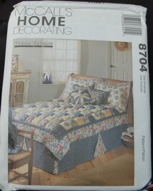 MCCALLS 8704 CRAFT PATTERN- PUFF QUILT AND ACCESSORIES