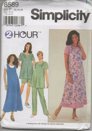 SIMPLICITY 8589 PATTERN FOR MATERNITY TOPS AND CAPRI PANTS OR SHORTS