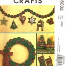 MCCALLS M6002 PATTERN FOR XMAS STOCKINGS, WREATH, TREE, ORNAMENT & GARLAND