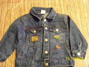 2T jean jacket w/ bugs