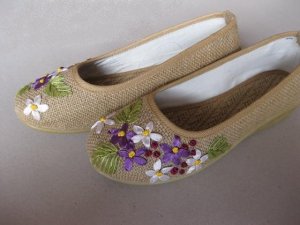 NO.10  gunny  shoes  $ 15