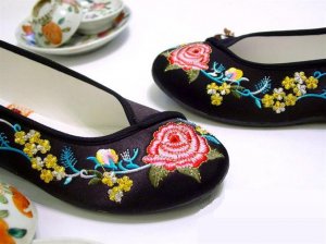 NO.1  embroidered shoes  $ 15