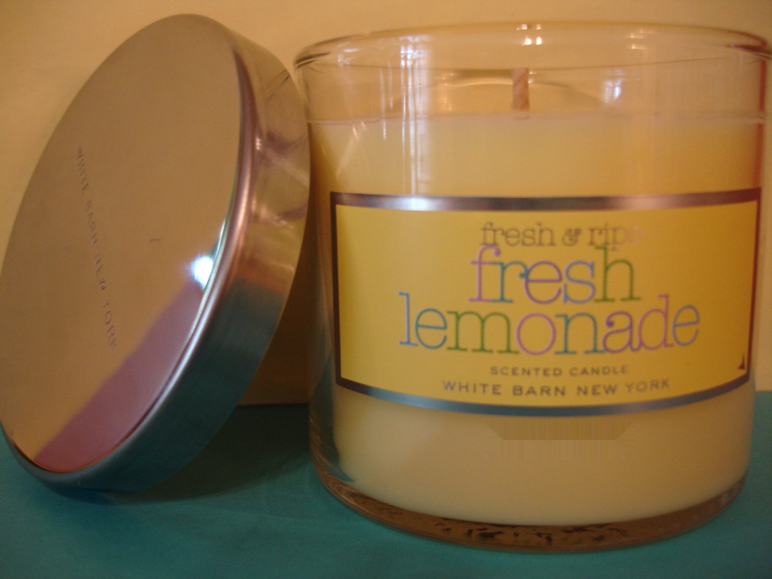 Bath & Body Works White Barn Slatkin Fresh Lemonade Candle 4 oz