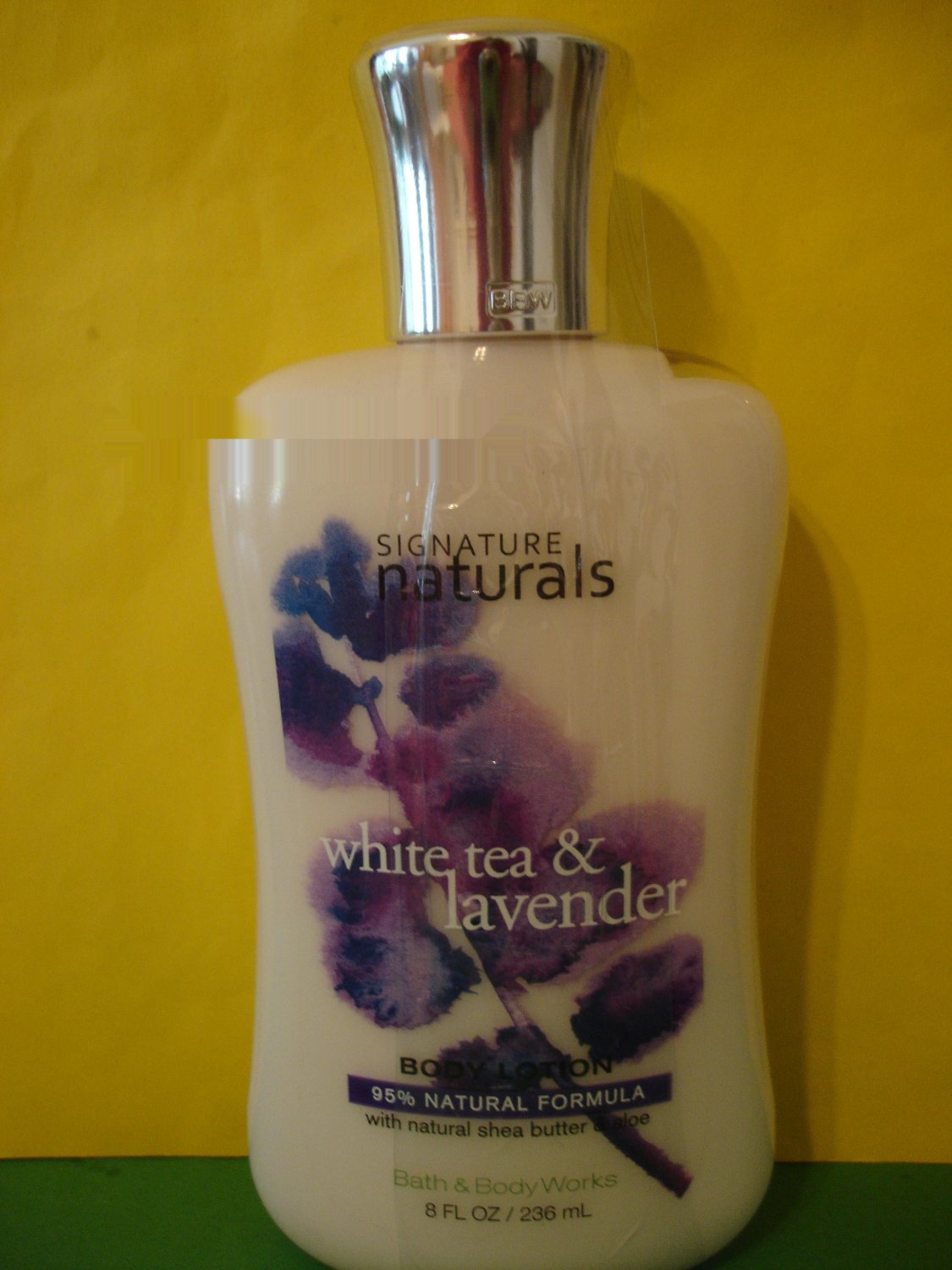 Bath & Body Works Naturals White Tea & Lavender Lotion Full Size