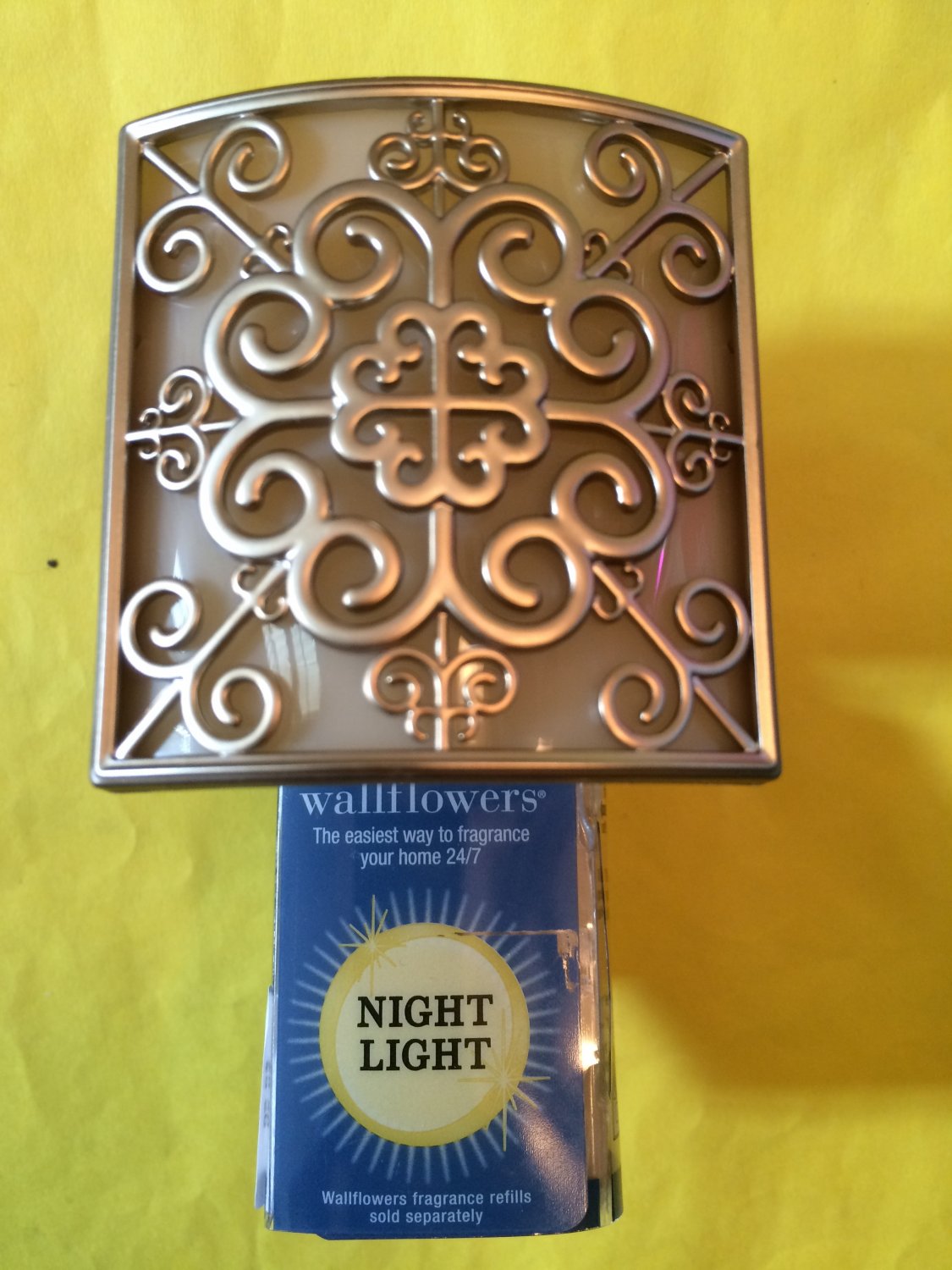Bath and Body Works Gold Scroll Shield Night Light Wallflower Plug Unit