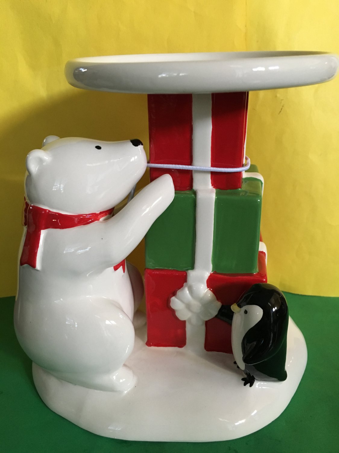 Bath and Body Works Polar Bear Penguin Presents Ceramic Pedestal Candle