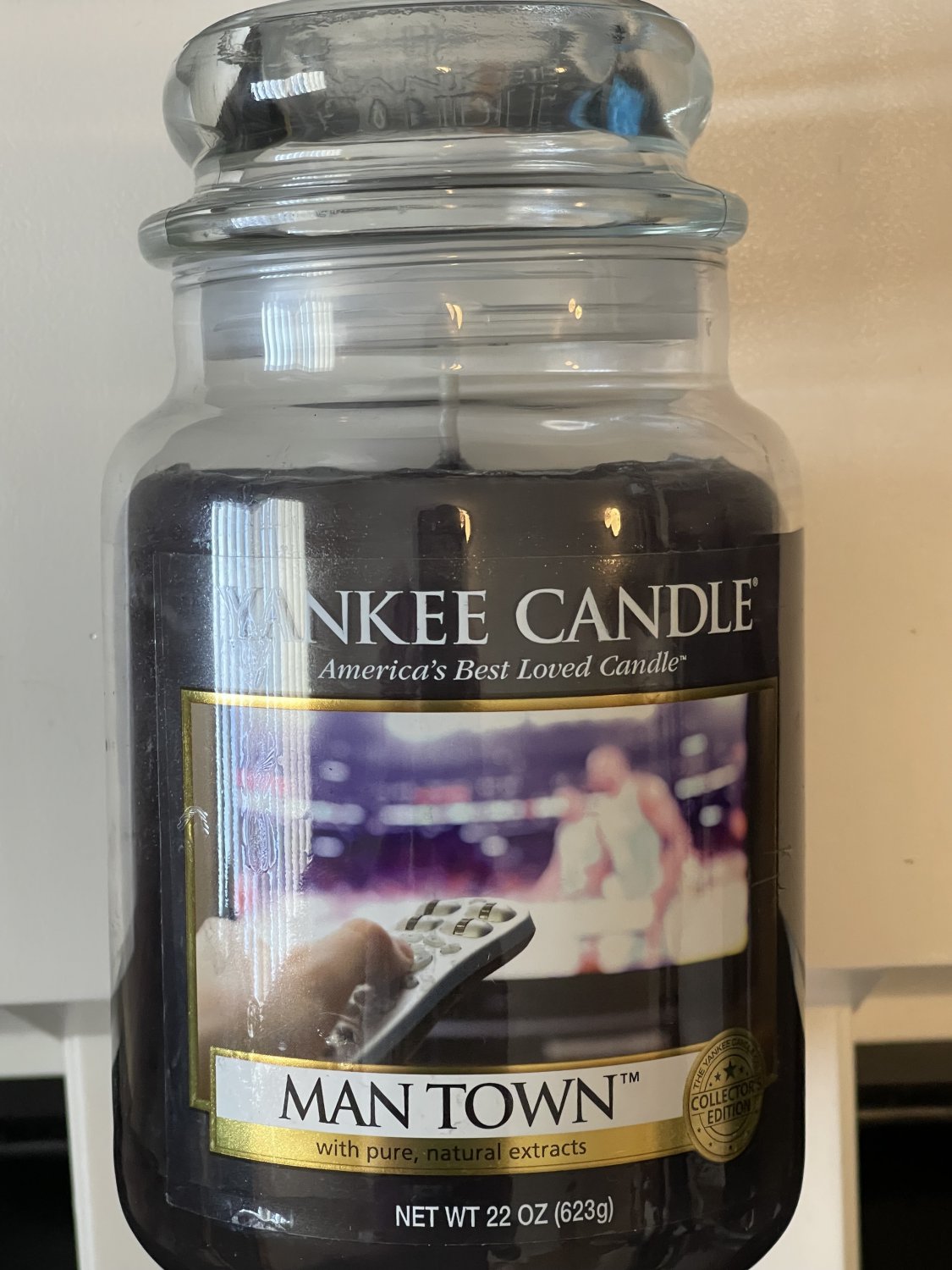 Yankee Man Town Jar Candle 22 oz Ex Large