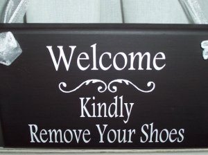 Welcome Kindly Remove Your Shoes Wooden Vinyl Sign Home Decor Door Hanger Black White Plaque