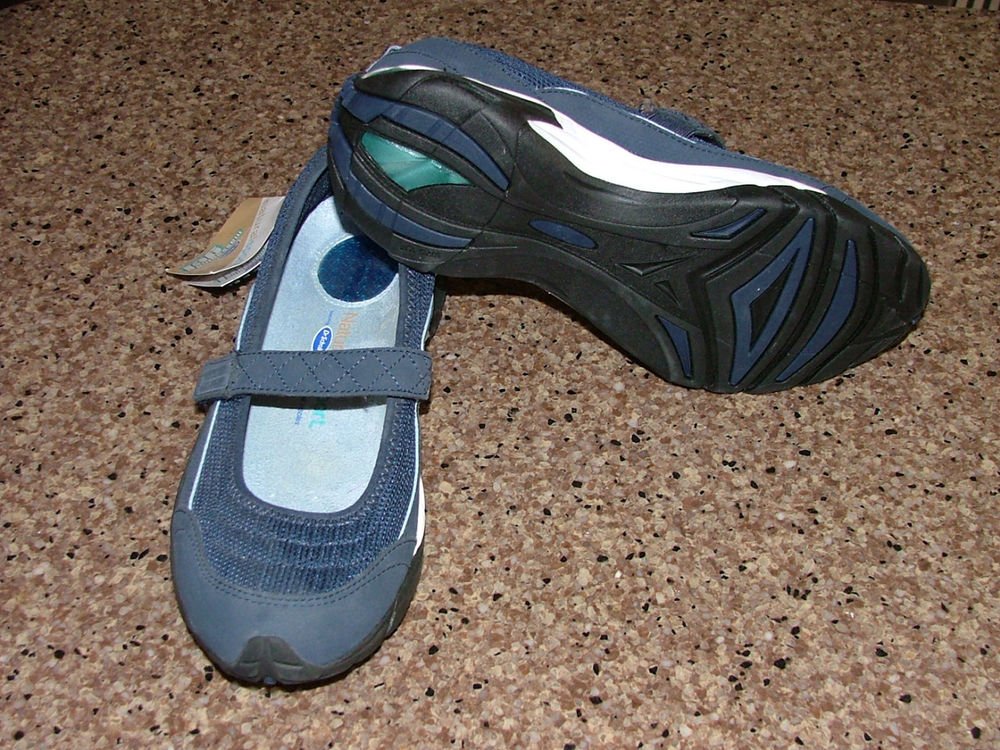 NWT Dr Scholl's  Womens Massaging Gel Insole Natural Sport Shoes Size 8W 8 Wide