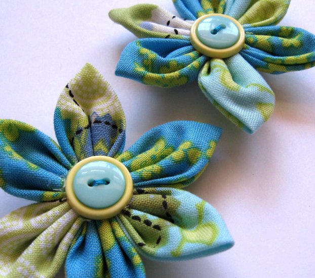 FABRIC FLOWER HAIR CLIPS - SET OF 2 IN SASSY GIRL