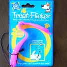 TREAT FLICKER TEACHES YOUR PET TO CATCH LIKE A PRO ! * Dog Toy *