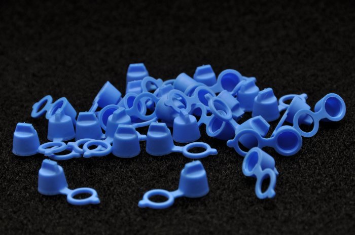 GREASE FITTING DUST CAPS BLUE (500 pcs)